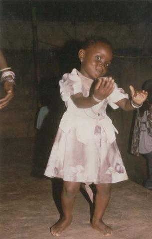 fillette qui danse